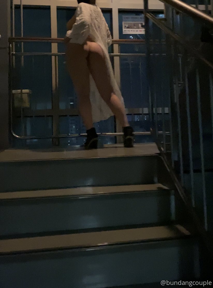 【2023-06-12】Wearing stockings